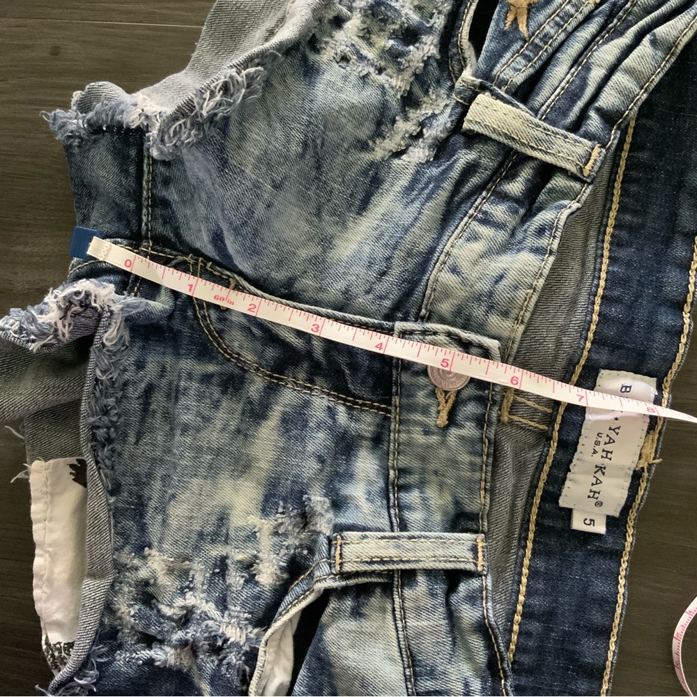 Bui Yah Kah Jean Shorts - Picture 5 of 6